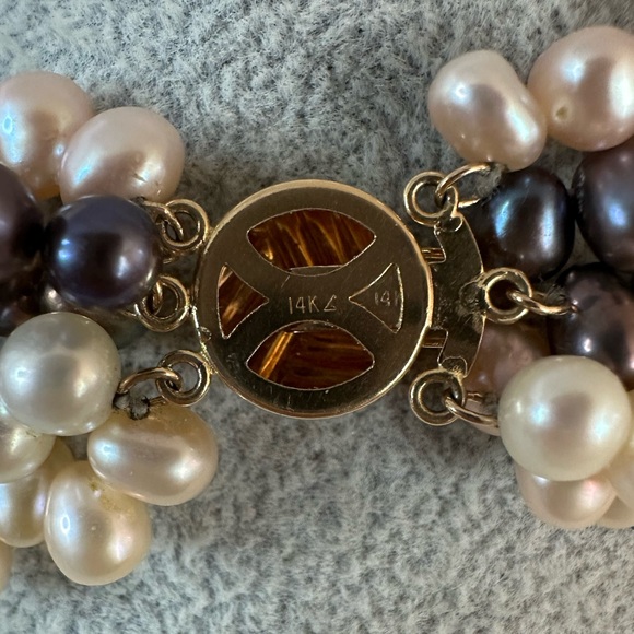 14k Yellow Gold 5-Strand Pearl Necklace - Picture 4 of 4